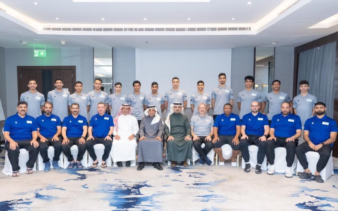 خلال زيارته لمعسكر المنتخب .. الزغيبي طالب ببذل الجهد والعمل على تحقيق الاهداف