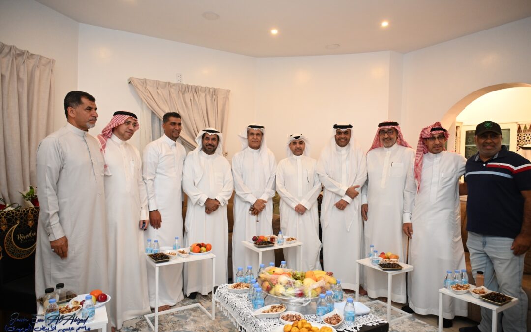 بالصور: بعد خروجه من المستشفى..شخصيات رياضية واجتماعية تطمئن على آل يتيم الرئيس الذهبي لمضر