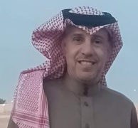 الدكتور “علي الطلب” يُكرم الطلاب المتفوقين دراسياً في خليج المبرز بالاحساء