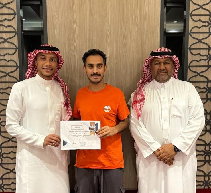 نادي الثقبة يكرم فريق كرة قدم الصالات