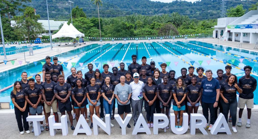 38رياضي يمارسون التدريب في مقر الاتحاد الدولي لالعاب المائية للتطوير في جزيرة بوكت استعداداً لباريس