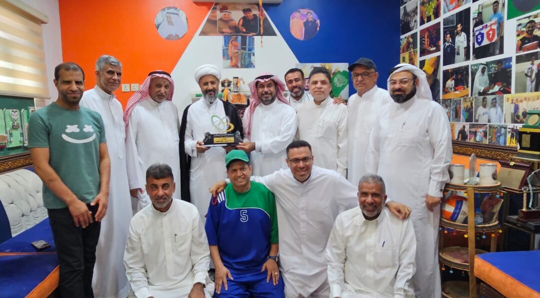 ديوانية الزعيم تستقبل رئيس صحيفة الفرسان والاخر يُكرم الشيخ محمد العبيدان