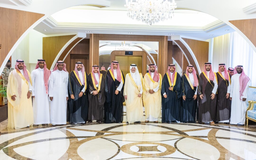 أمير الشرقية يهنئ نادي الجبيل بمناسبة صعودهم إلى دوري “يلو