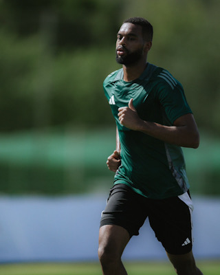 واصل فريق الاتفاق تحضيراته للموسم الجديد في معسكره المغلق في لا مانجا بإسبانيا