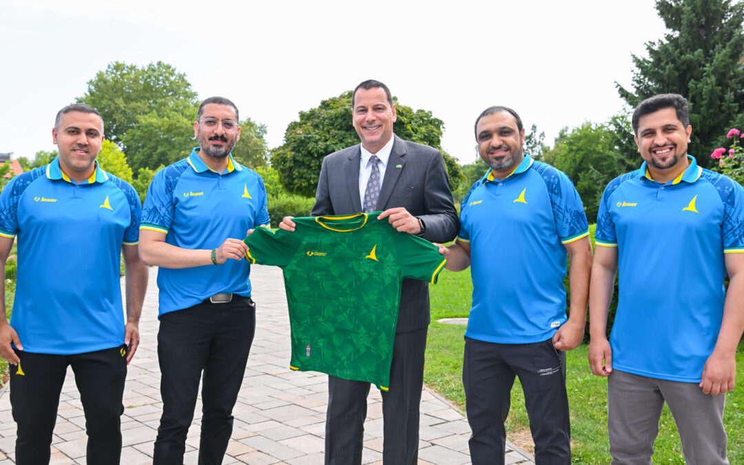 سعادة سفير خادم الحرمين الشريفين لدى سلوفينيا الدكتور عبدالله بن خالد طولة يزور بعثة نادي الخليج