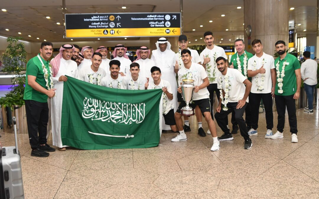 بعد تتوجهم بكأس غرب آسيا للكرة الطائرة  وصول نجوم الأخضر الى أرض الوطن