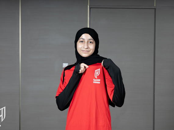 زينب العلويات مع أخضر الطاولة