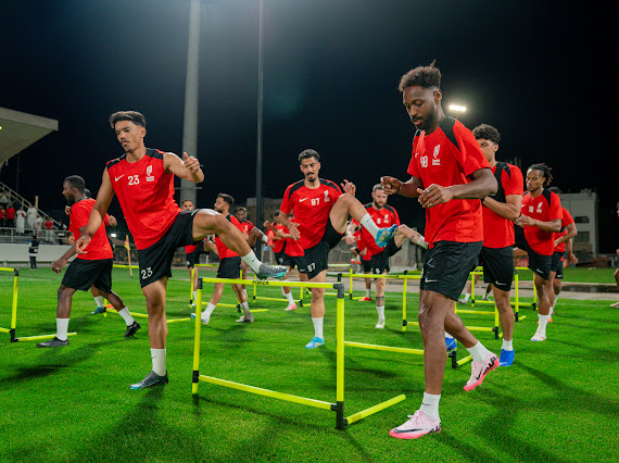 وسط حضور جماهيري كبير.. القادسية يعاود تدريباته