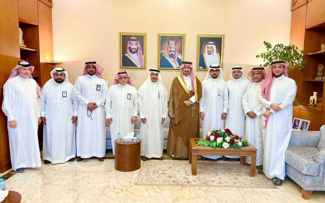 محافظ القطيف يطّلع على برامج ومشاريع جمعية العوامية الخيرية