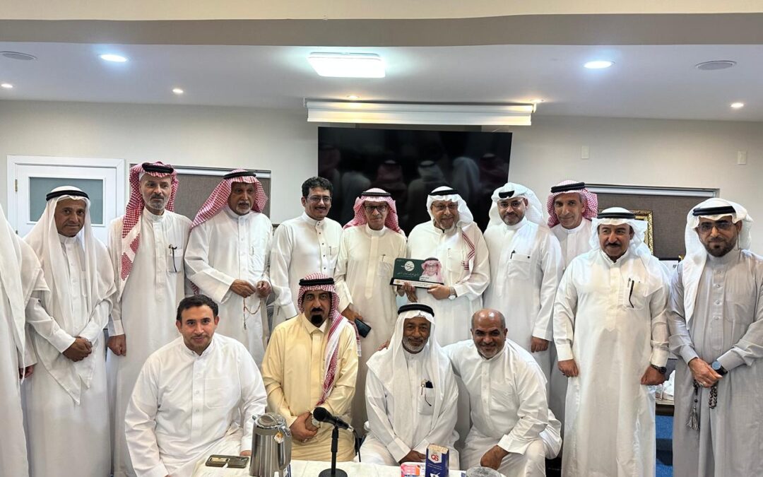 في نادي عرش البيان الأدبي بسيهات المستشارالإعلامي حسين كاظم يتألق ويقيم أمسية عن “أدب التحرير الرياضي بين السهولة الحرفية ومعايير الكتابة