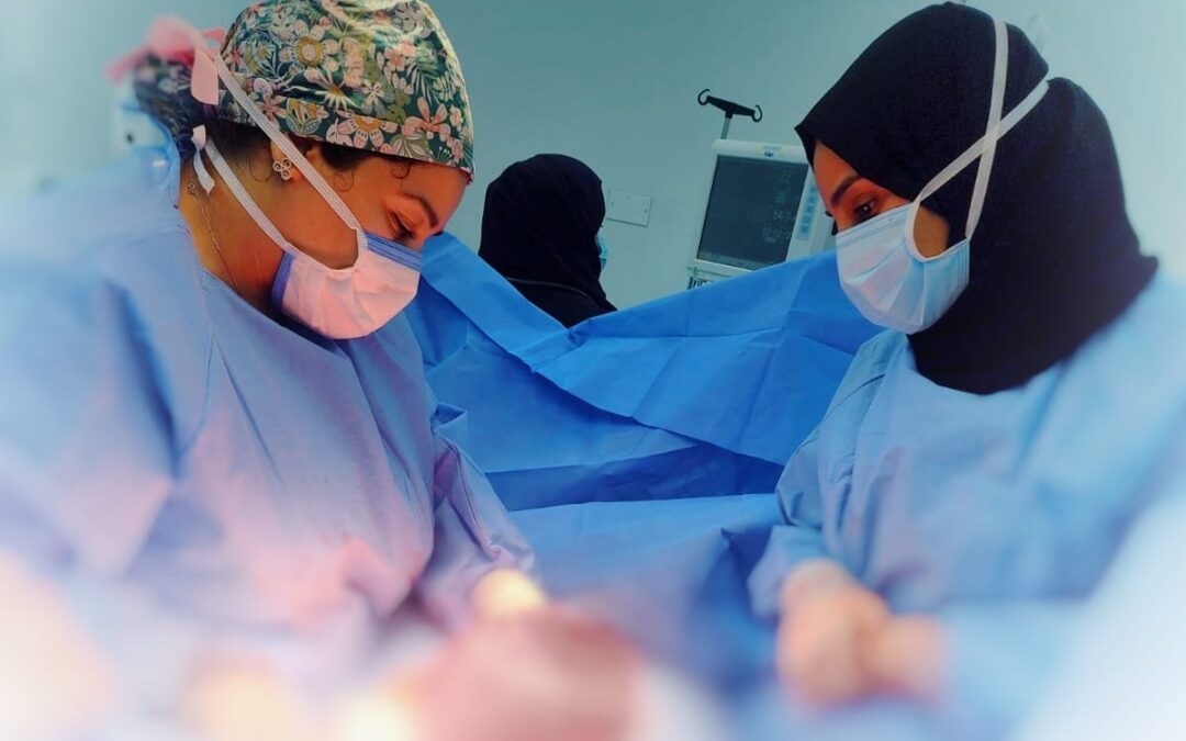 بلغ أكبرها ٤ كيلو و١٠٠ جرام..فريق طبي يستأصل ٣ أورام عضلية من رحم أربعينية “بمركزي” القطيف