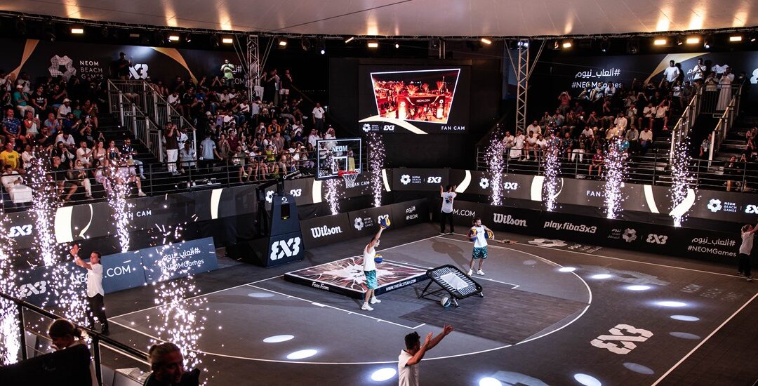 انطلاق بطولة كرة السلة 3×3 العالمية ضمن ألعاب شاطئ نيوم في السعودية