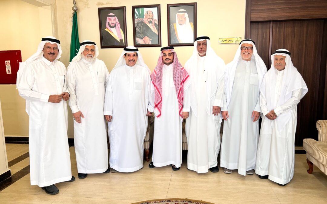 مشاة سيهات يكرمون رئيس مركز سيهات