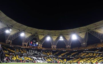 في ليلة الوفاء.. فن وكبرياء