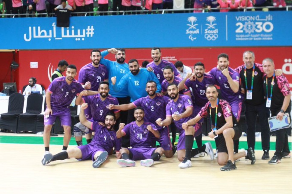 ” مساء وردي ” ينهي لقاء النور والهدى ويأهله للنهائي