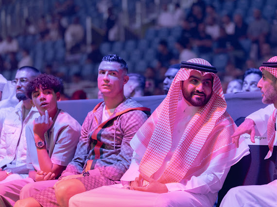 معالي نائب وزير الرياضة يتوّج الفائزين في نزال (معركة العمالقة)