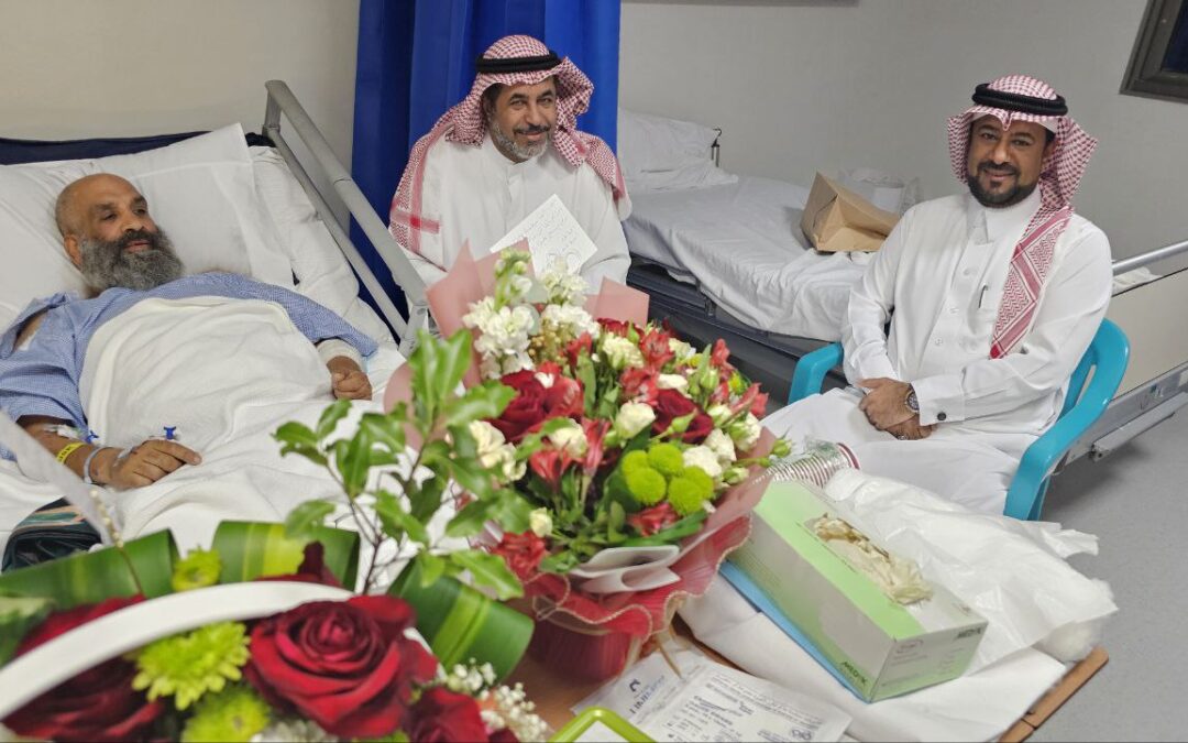 فرسان الرياضة تطمئن على “الكابتن خالدالفرج”