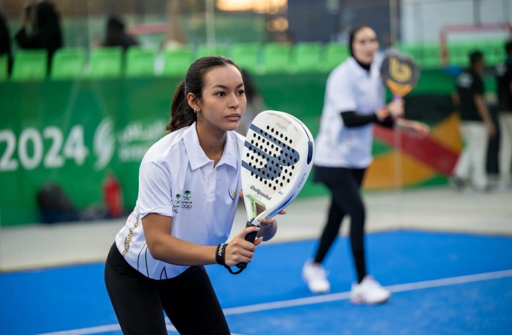 96 لاعباً ولاعبة في البادل