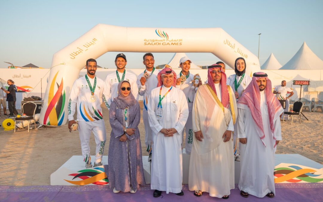 الأمير سعود بن جلوي يتوّج الفائزين في مسابقة التجديف الساحلي