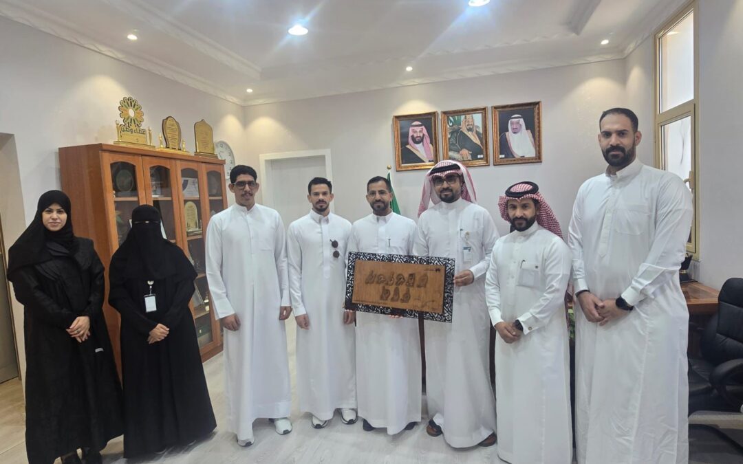 في يومهم العالمي تنمية القطيف تحتفي بمعلمي وإداري الكلية التقنية