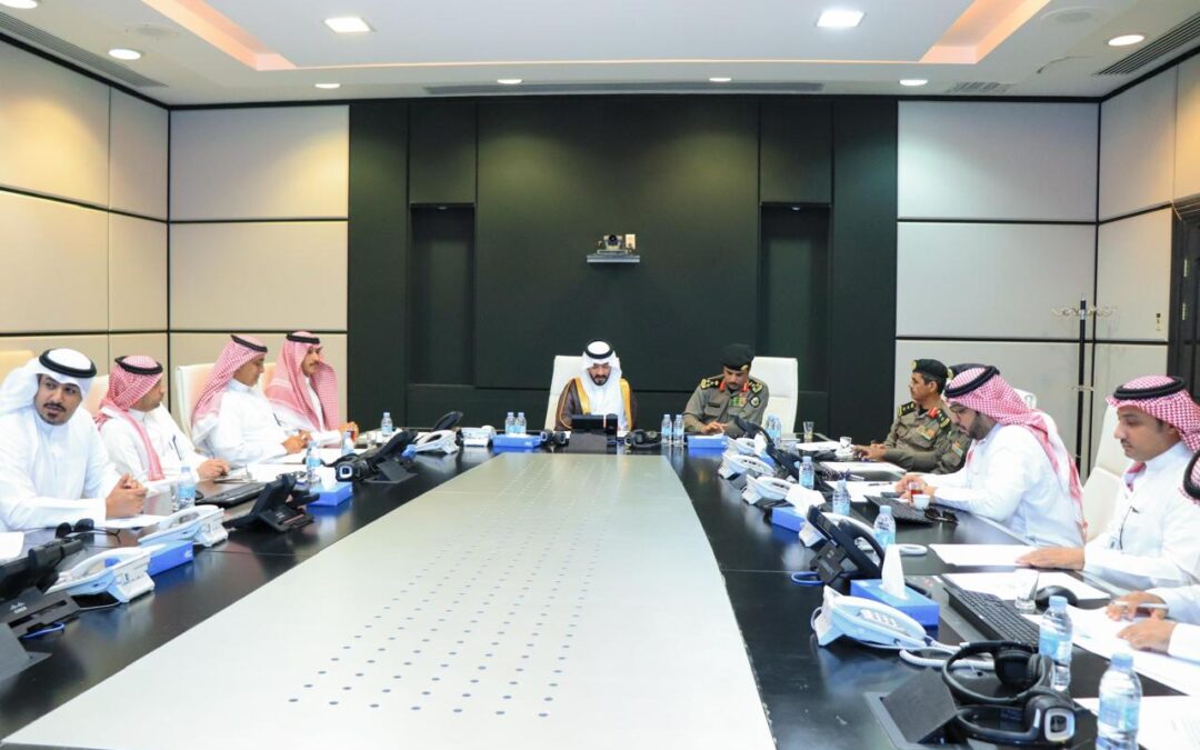 محافظ بقيق يترأس اجتماع اللجنة الفرعية للدفاع المدني بالمحافظة