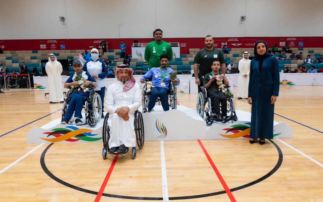 محسن ال سماعيل رئيس الاتحاد السعودي للبوتشيا يتوج الزهرانيBC2 والجهنيBC3 بالذهب ضمن دورة الالعاب السعودية 2024