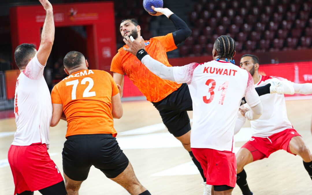 نادي كاظمة يقصي الكويت ويتأهل لنصف النهائي