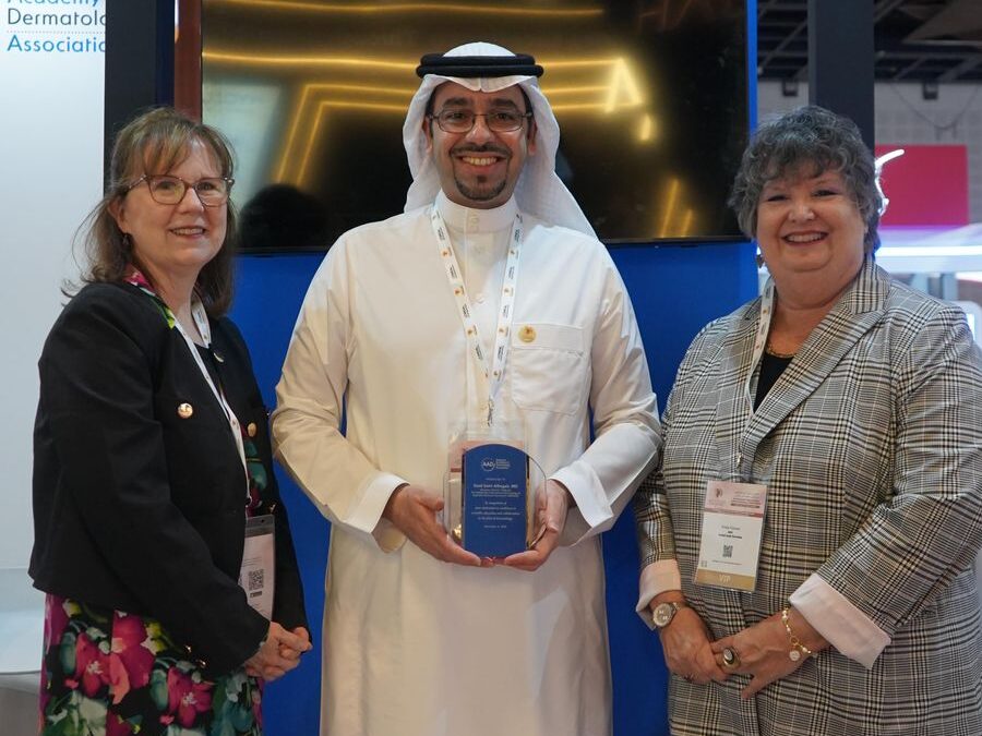 تكريم عالمي جديد لطبيب سعودي في الأمراض الجلدية وطب التجميل