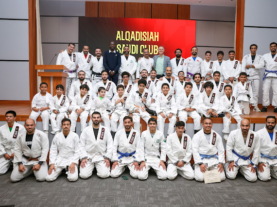 القادسية يؤهل 20 لاعبًا لأحزمة الجوجيتسو