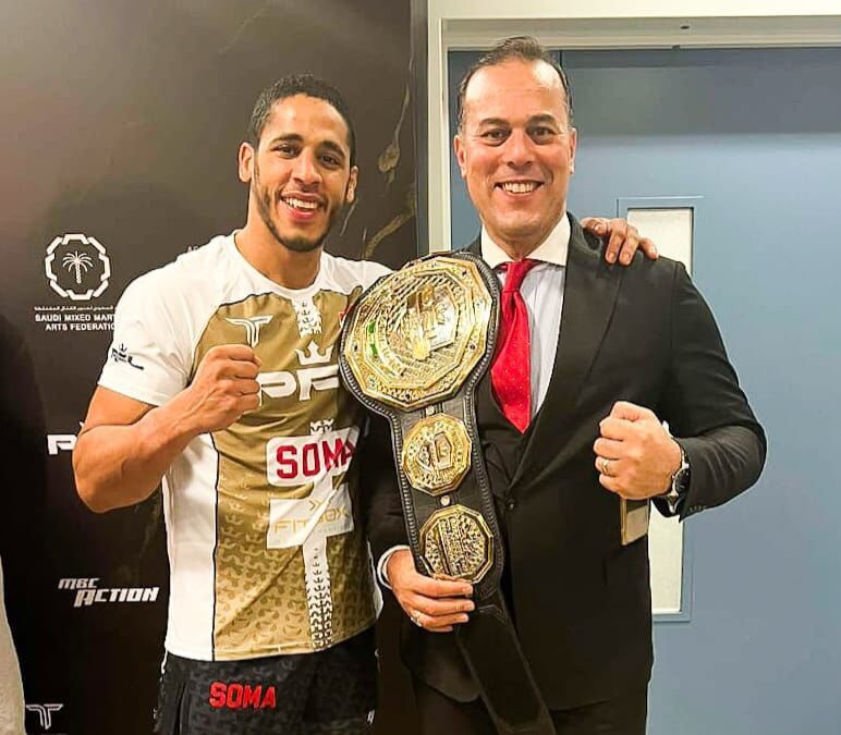 السفارة المصرية بالسعودية تحتفي بفوز عمر الدفراوي في نهائي دوري المقاتلين المحترفين بالرياض 