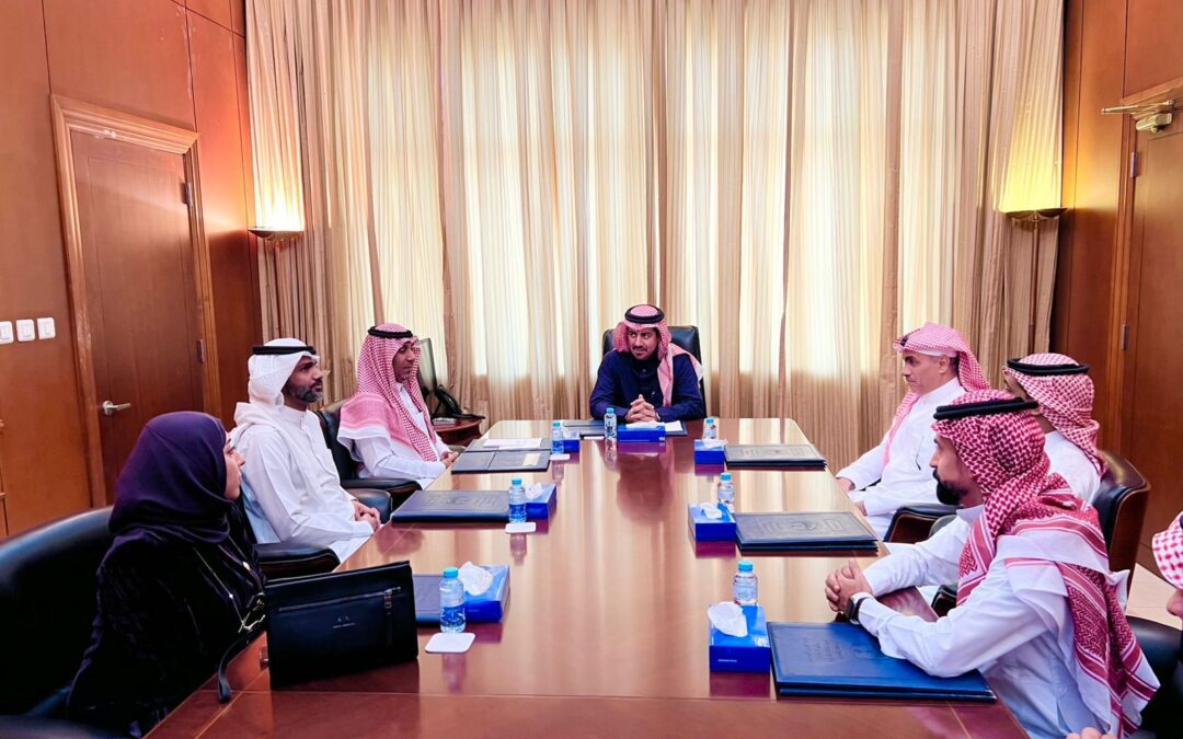 محافظ القطيف يلتقي باللجنة المنظمة للنسخة الثالثة من «عرض الرامس للسيارات»