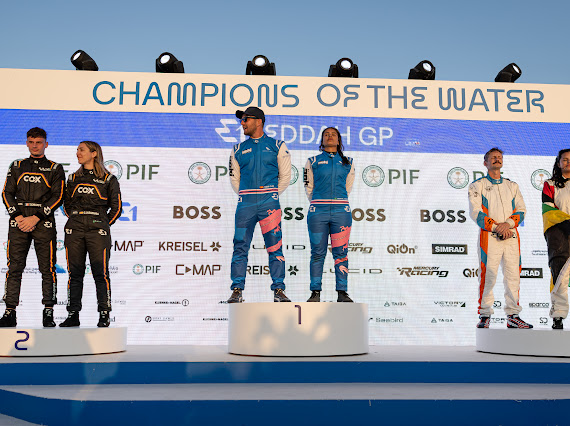 فريق أوكي يتوّج بلقب الجولة الأولى لبطولة العالم للقوارب الكهربائية “E1” في جدة