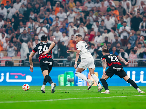 في جدة.. “كلاسيكو الأرض” وكأس “سوبر” يشعلان موقعة برشلونة وريال مدريد غدًا