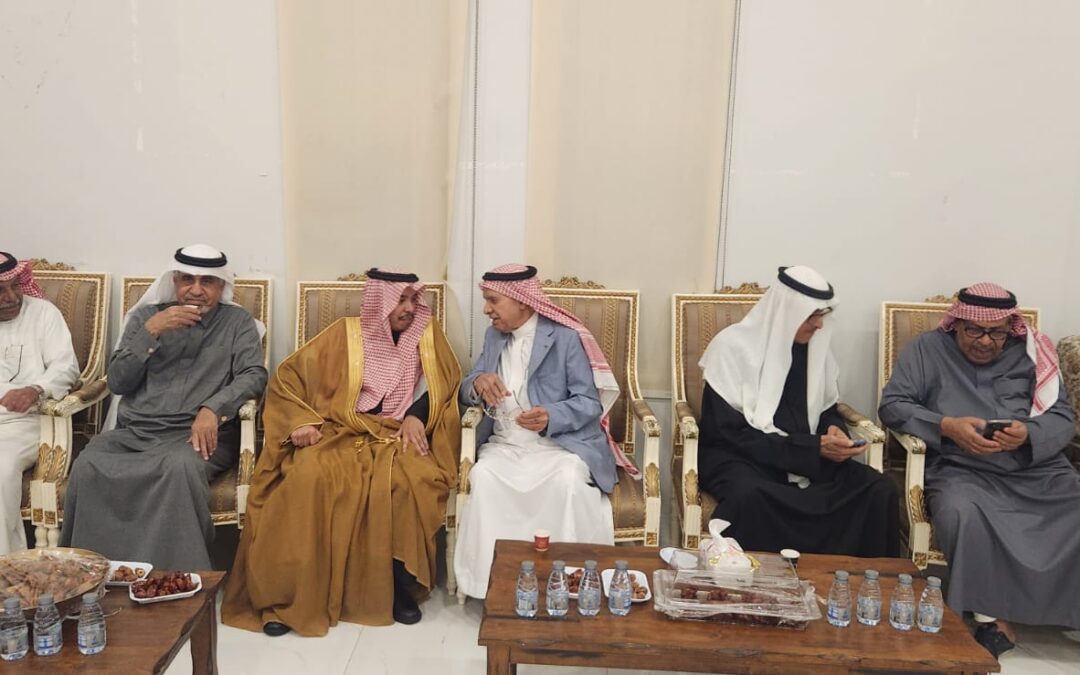 رئيس مركز دارين يقدم واجب العزاء لأسرة الذوادي