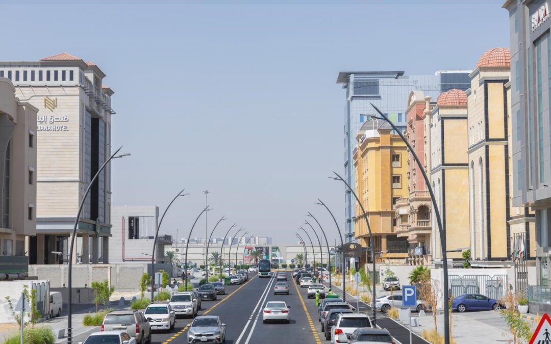 أمانة الشرقية: إنجاز تطوير وأنسنة 8 طرق حيوية في الخبر