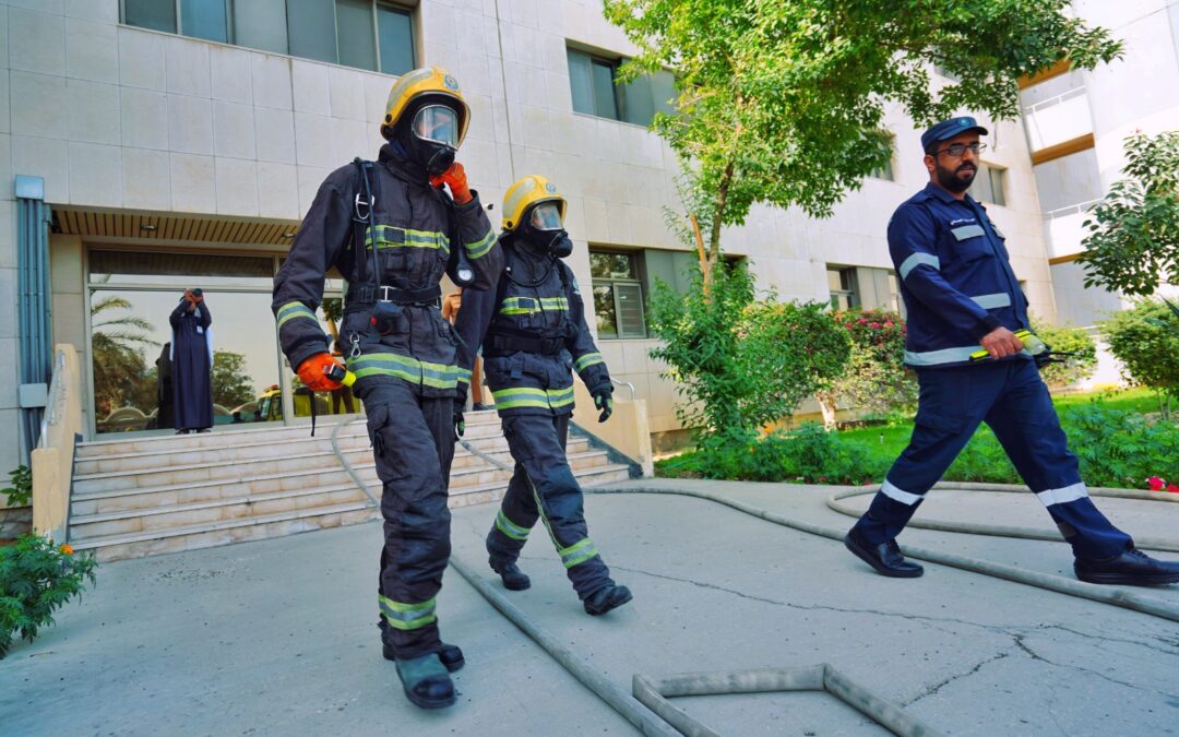 بمشاركة 20 جهة داخلية وخارجية”مركزي” القطيف يتعامل مع حريق وهمي بأحد مكاتب الموظفين