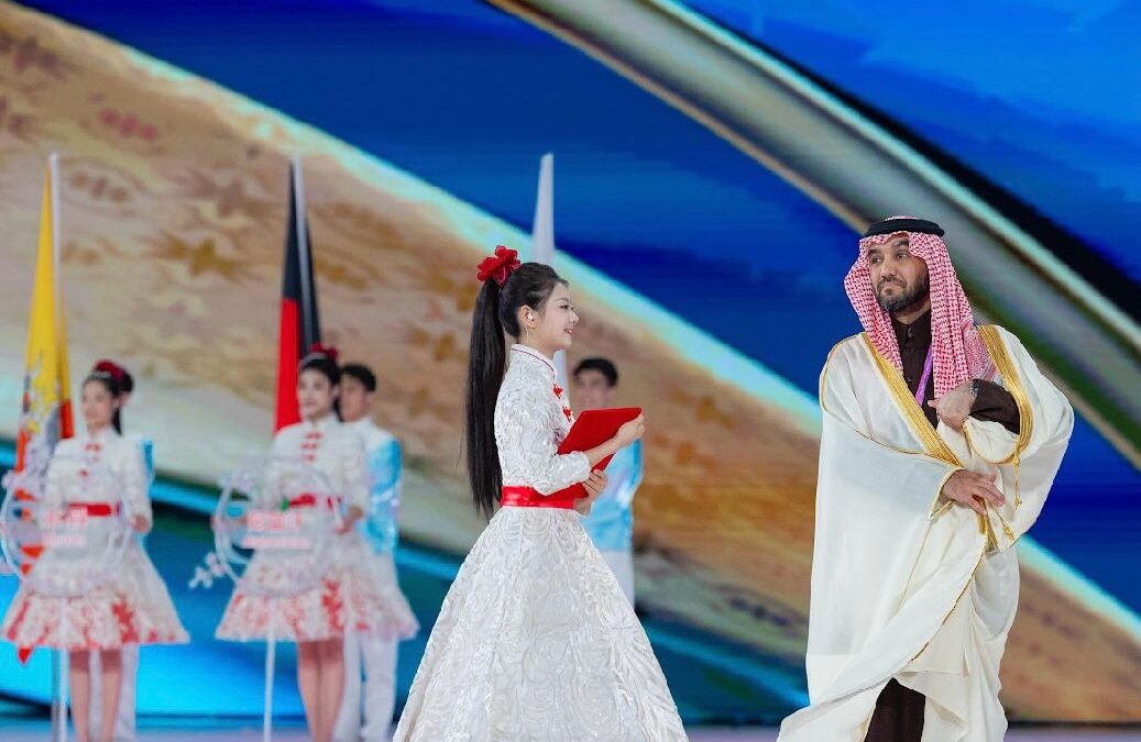 رسمياً.. المملكة تتسلم علم استضافة دورة الألعاب الاسيوية الشتوية العاشرة “نيوم 2029”