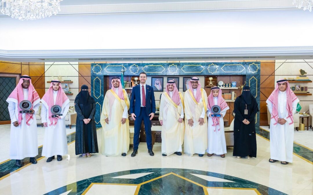 سمو أمير المنطقة الشرقية يكرم الفائزين في مسابقة القرآن الكريم بموسم نادي القادسية الرمضاني