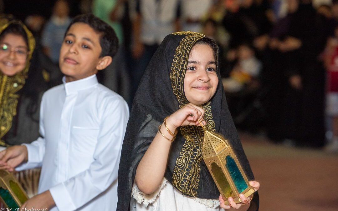 “أركان فعالية ‘البخنق’ في القطيف تجذب الزوار بعبق التراث وأصالة الماضي”