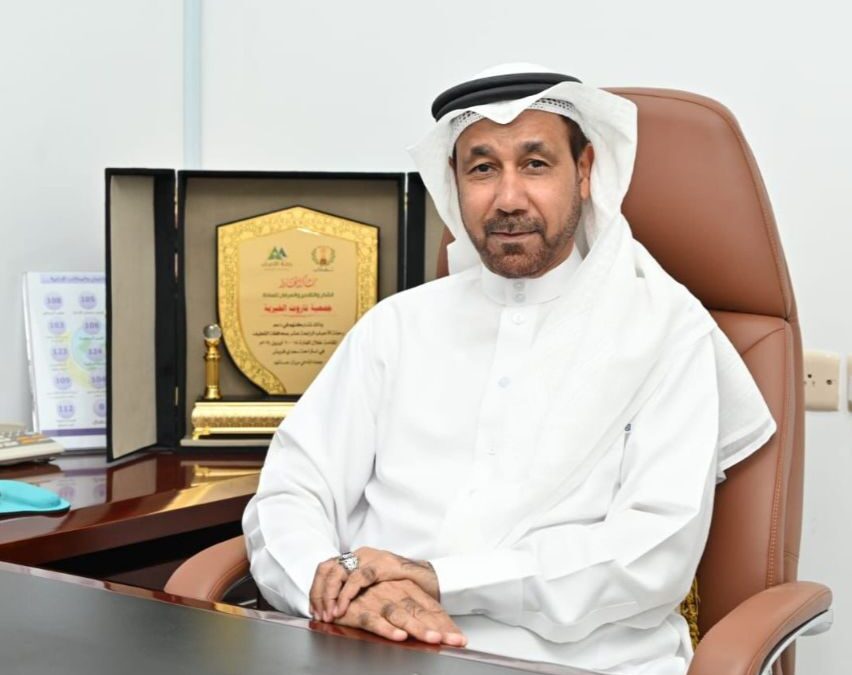 جمعية تاروت الخيرية تودع مبالغ فرحة العيد للمستفيدين