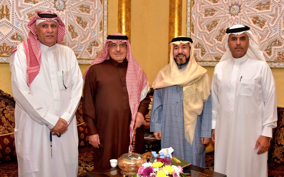 على مأدبة سحور .. مجلس الدكتور عبدالله السيهاتي الرمضاني يستقبل المهنئين بالشهر الفضيل