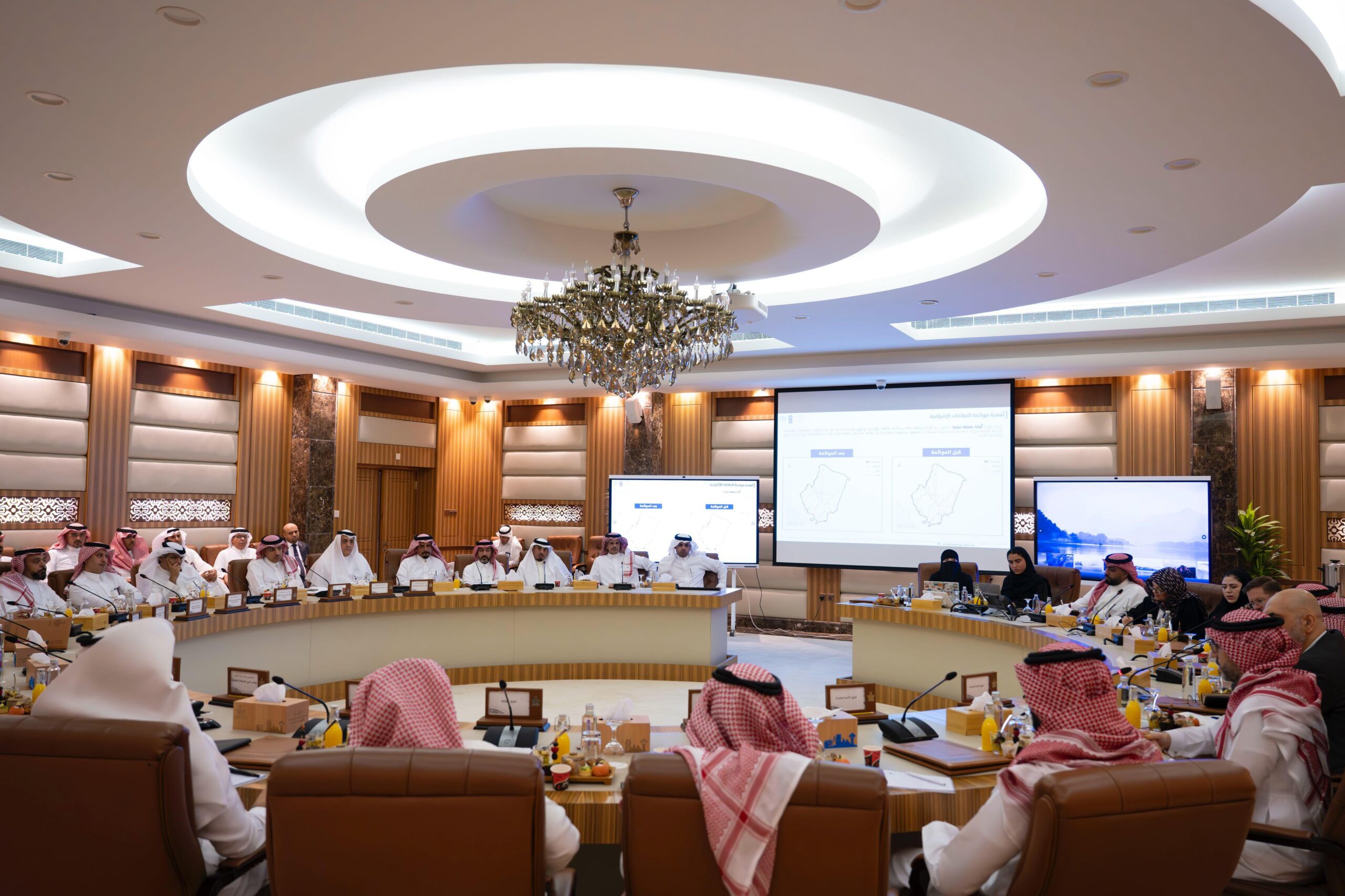 أمانة الشرقية وفريق وزارة البلديات والإسكان وبرنامج الأمم المتحدة يطلعون على مبادرات التطوير والتحول البلدي