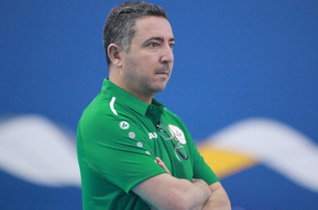 محمد بن الشيخ يشرف على تدريب المنتخب الاول لكرة الطائرة