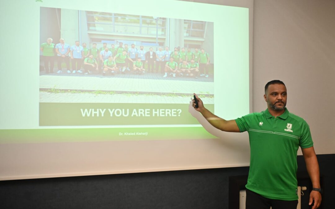 الشرجي يقدّم محاضرة نوعية للاعبي منتخب الشباب