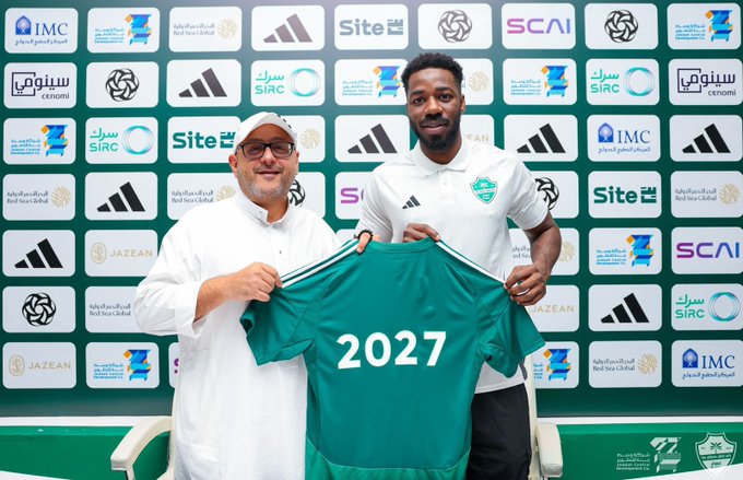 نجم السلة أيمن بلال أهلاوياً حتى 2027