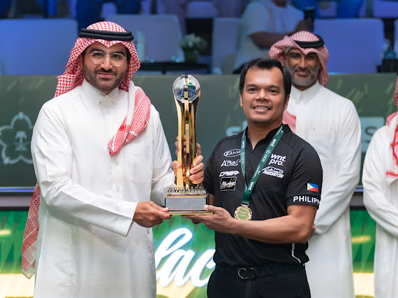 معالي نائب وزير الرياضة يتوّج الفلبيني “كارلو بيادو” بلقب بطولة العالم للبلياردو 2025