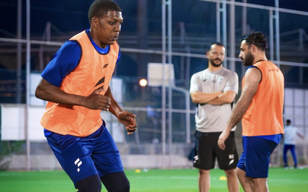 الفريق الفتحاوي يواصل تدريباته بحضور رئيس النادي