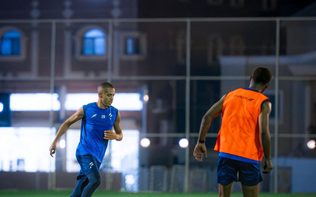 قوميز يكتفي بمناورة فنية بمشاركة جميع اللاعبين