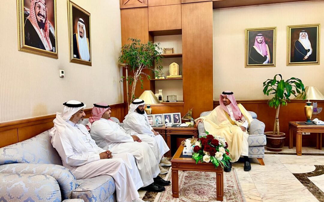 الخريف يلتقي المدير الجديد لمكتب الأحوال المدنية بالقطيف