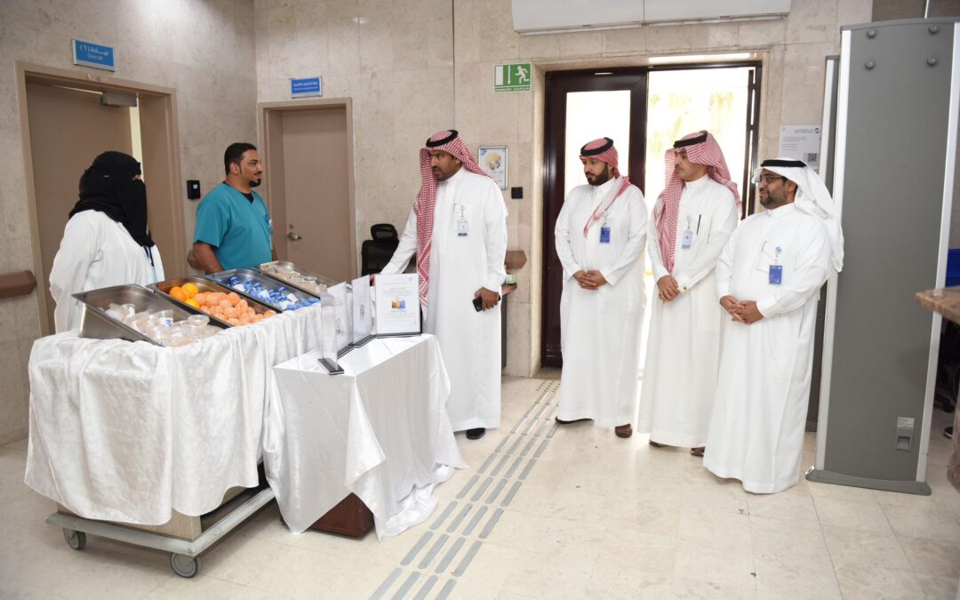 ضمن إطار حملة صيف بصحة … مجمع إرادة بالدمام ينفذ مبادرة ” سقيا كرام” لخدمة مراجعي وزوار المجمع